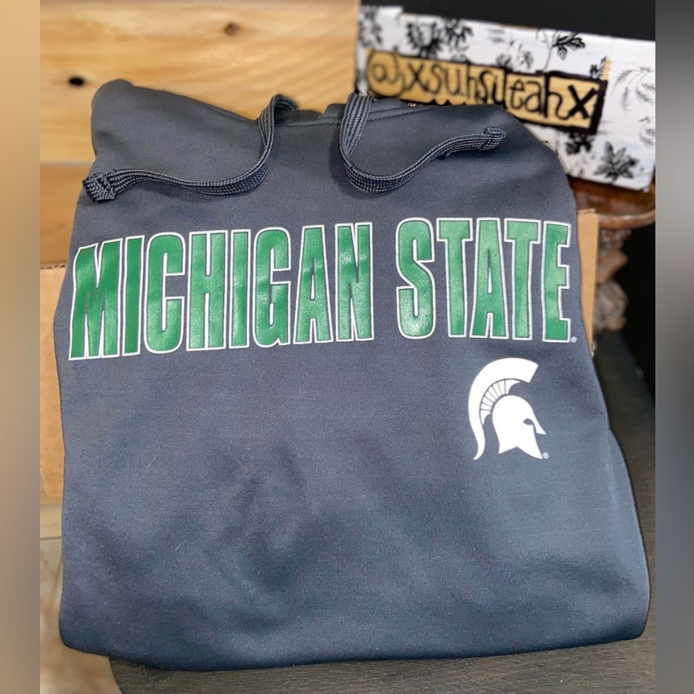 Michigan State sports hoodie NEW! Size M
